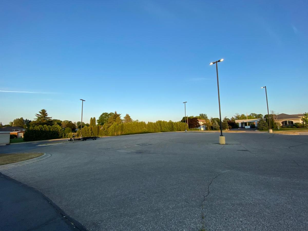 Fleetwood Inn Suites Cheboygan Buitenkant foto