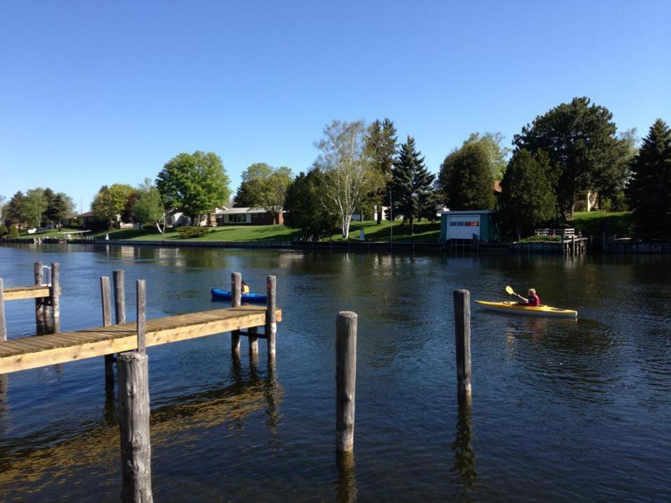 Fleetwood Inn Suites Cheboygan Buitenkant foto